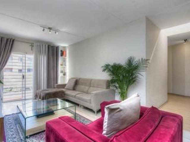 spacious 2 bedroom apartment in glenhazel