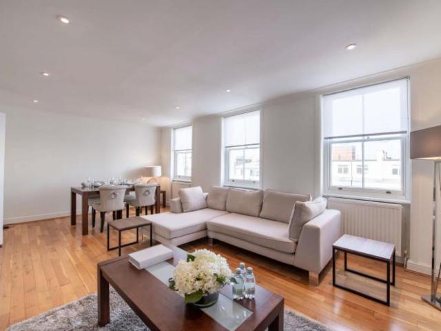 Spacious 2 bedroom apartment in Kensington Has an Apartment