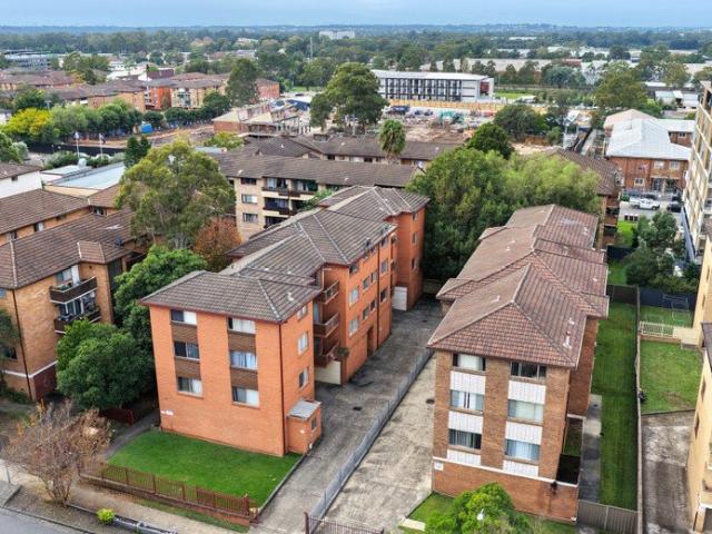 Spacious 2 Bedroom Apartment in Prime Liverpool Location