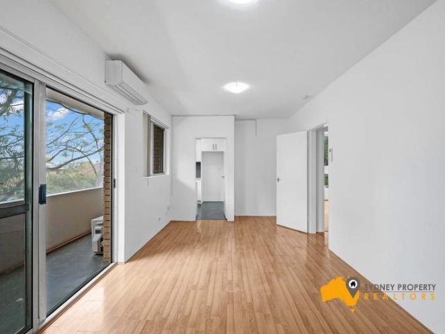 Spacious 2 Bedroom Apartment in Prime Westmead Location