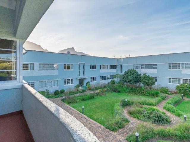 Spacious 2 Bedroom Apartment | Kenwood Court, Claremont Upper