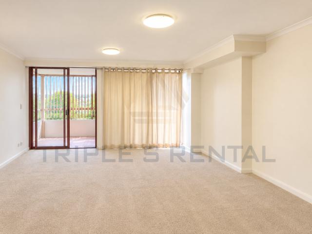 Spacious 2 Bedroom Apartment with 2 Bathrooms & Secure Parking in the Heart of Sydney CBD