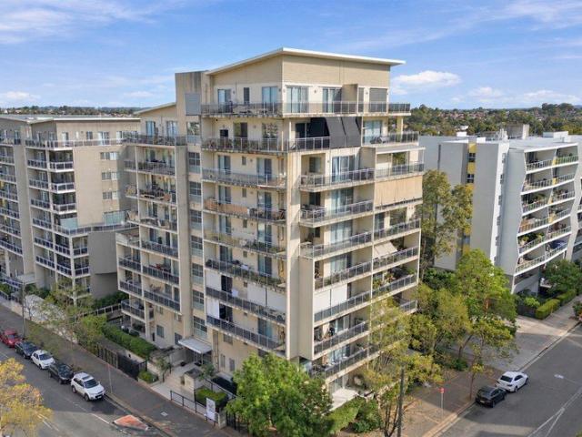 Spacious 2 Bedroom Apartment with 2 Car Spaces