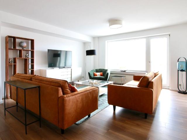 Spacious 2 bedroom apartment with balcony at Stadtgarten park, Koln Amsterdam Apartments for Rent