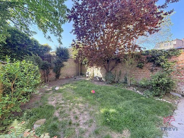 Spacious 2 bedroom apartment with garden