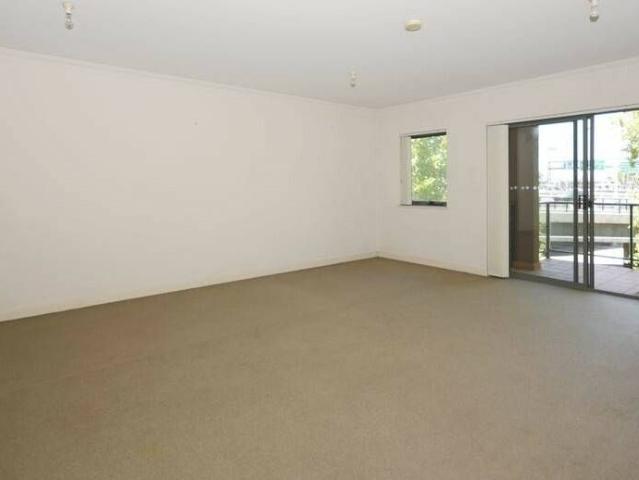 Spacious 2 Bedroom Apartment with Double Secured Car Bays In the Heart of CBD!