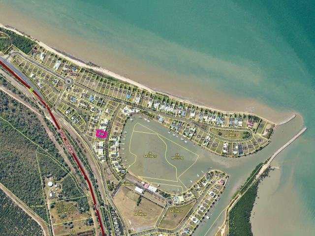 Spacious 2 bedroom apartment with lovely views of Hinchinbrook Island