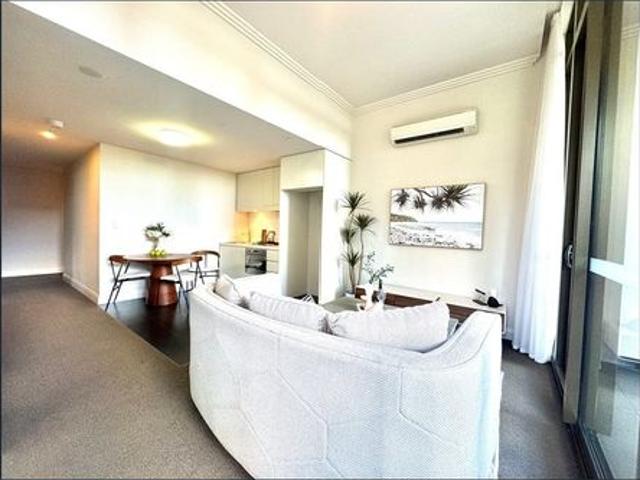 Spacious 2 Bedroom Apartment with Large Courtyard – Prime Olympic Park Location