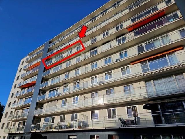Spacious 2 Bedroom Apartment with Private Garage