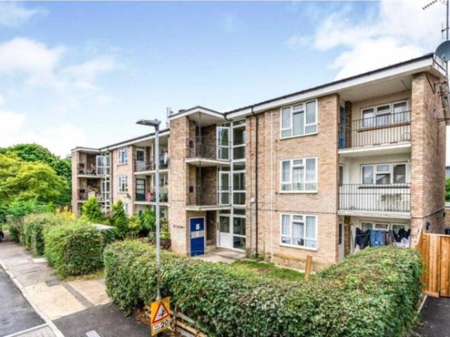 Spacious 2 Bedroom Apartment with Two Balconies