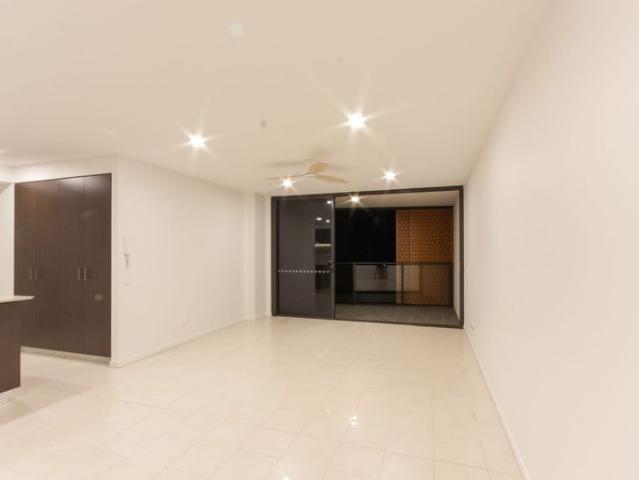 Spacious 2 Bedroom Apartment