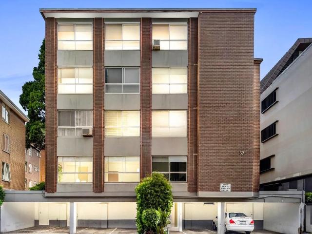 SPACIOUS 2 BEDROOM APARTMENT