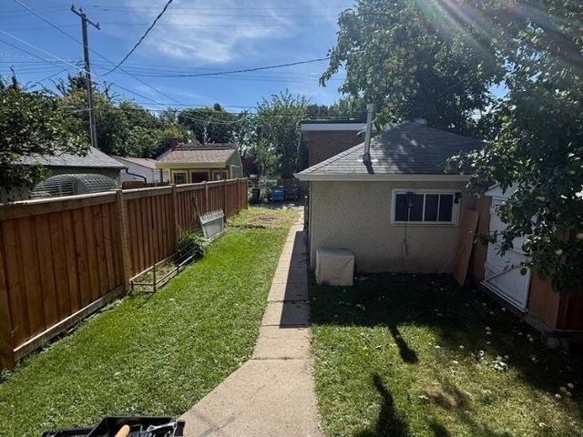 Spacious 2 Bedroom Basement Suite House PN 0015 2