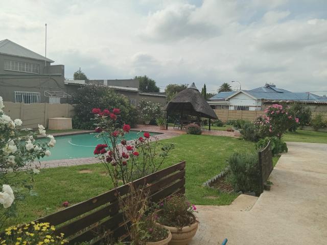 Spacious 2 Bedroom Garden Cottage to Let in Dalview