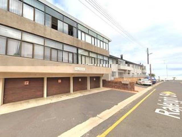 spacious 2 bedroom ground floor apartment