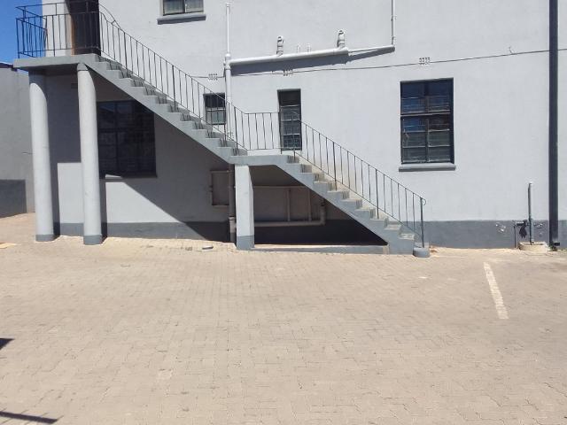 Spacious 2 Bedroom Ground Floor Apartment in Nigel