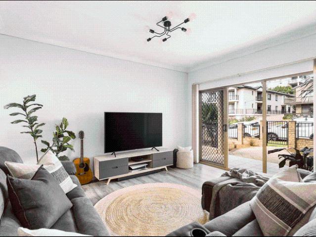 Spacious 2 Bedroom Ground Floor Unit in the Heart of Wollongong CBD
