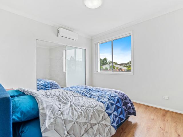 Spacious 2 Bedroom ground floor with backyard + Perfect Locale in Ropes Crossing