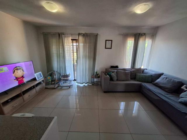 SPACIOUS 2 BEDROOM FIRST FLOOR UNIT!