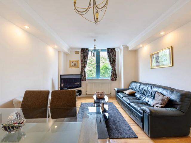 Spacious 2 bedroom flat for rent in Jubilee Heights, Kilburn