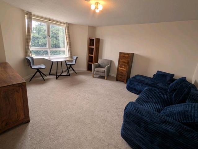 Spacious 2 Bedroom Flat in Glasgow Southside