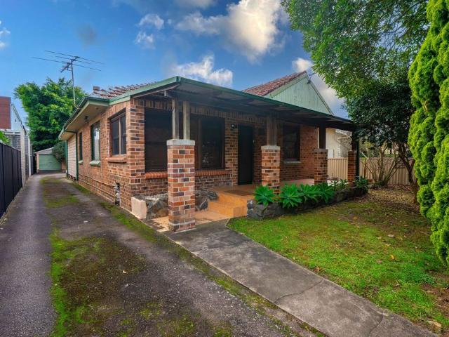 Spacious 2 Bedroom Home with Study in Hamilton North
