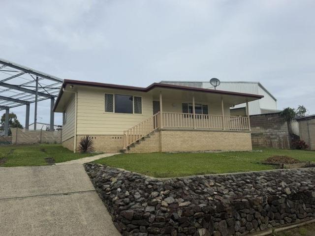 SPACIOUS 2 BEDROOM HOME WITH WORKSHOP FOR RENT TOORMINA
