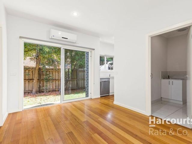 Spacious 2 Bedroom Home in Tullamarine