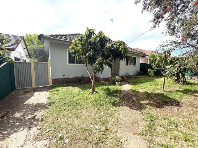 Spacious 2 Bedroom Home in Convenient Berala Location
