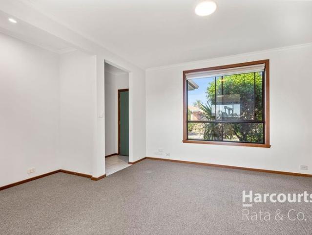 Spacious 2 Bedroom Home in Epping VIC