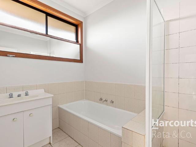 Spacious 2 Bedroom Home in Epping VIC