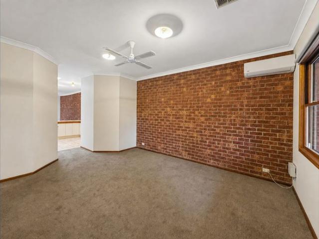 Spacious 2 Bedroom Home in Prime Richmond Hill Location