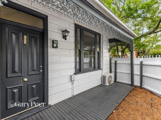 Spacious 2 Bedroom in Prime South Yarra Location