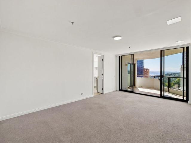 Spacious 2 Bedroom In The Heart of Bondi Junction