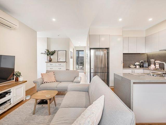 Spacious 2 Bedroom Living with 2 Secure Car Spaces!