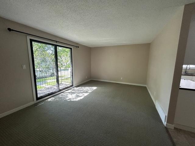 Spacious 2 Bedroom,Main Floor*In Suite Laundry*Great Location 2 Bedroom 2 Bath House for Rent