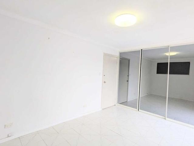 Spacious 2 Bedroom + Study Character Home in Convenient Maroubra Location