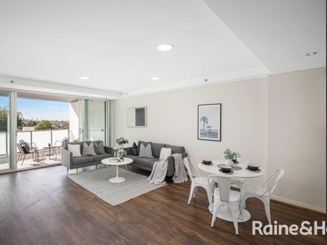 Spacious 2 Bedroom + Study Apartment in the Heart of Parramatta