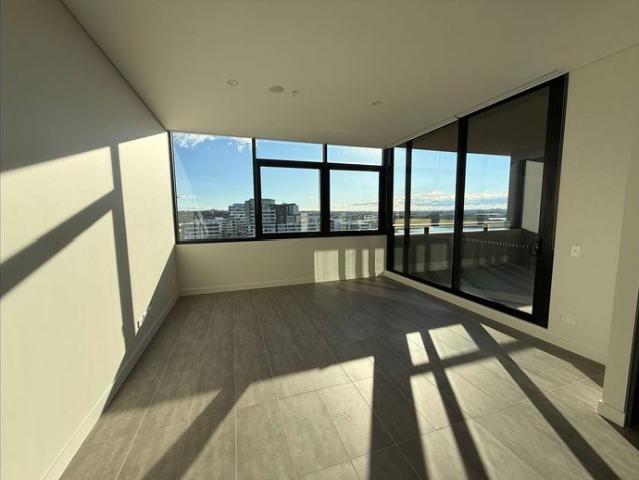 Spacious 2 Bedroom + Study Apartment with Stadium & Bay Views in Woolooware Bay