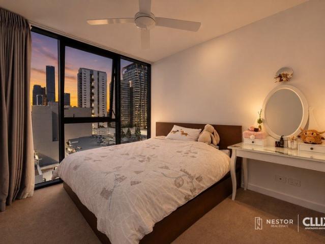 Spacious 2 Bedroom + Study Living in the Heart of South Brisbane