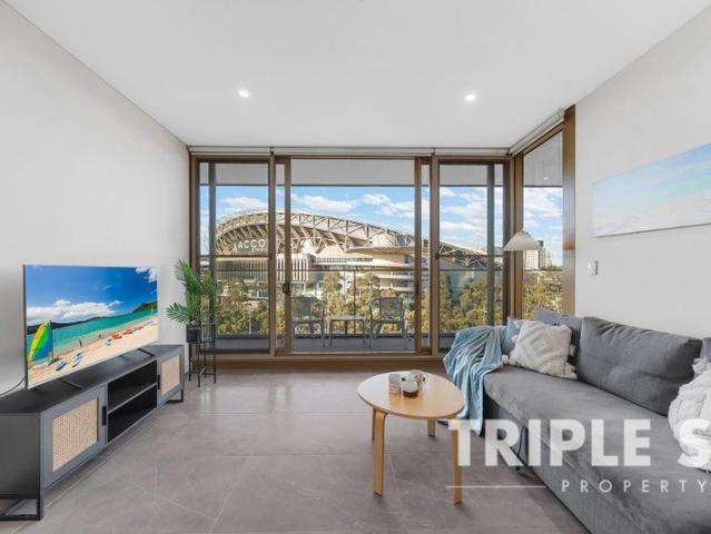 Spacious 2 Bedroom + Room Sized Study | North East Aspect