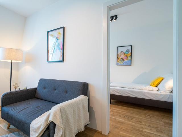 Spacious 2 Bedroom Retreat in Tranquil Alleyway right in the Beautiful 2nd District of Vienna, Vienna Amsterdam Apartments for Rent