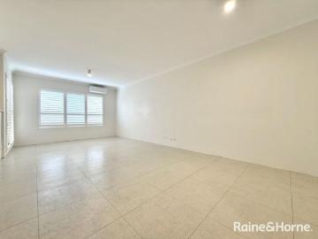 Spacious 2 Bedroom Resort Style Apartment!