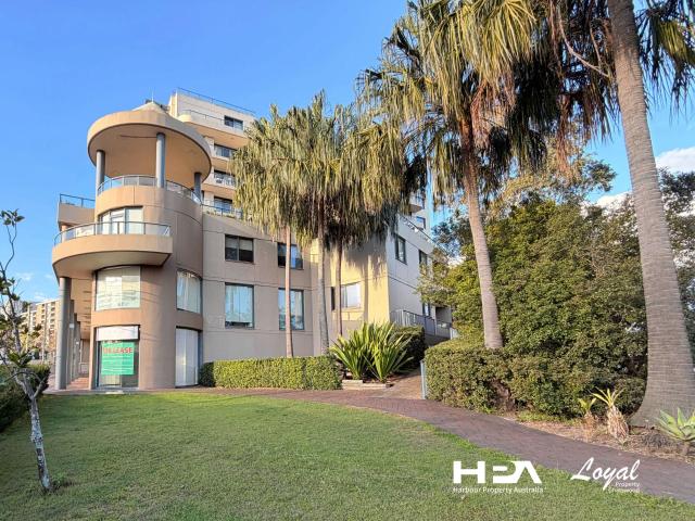 Spacious 2 Bedroom Right Next to West Ryde Station