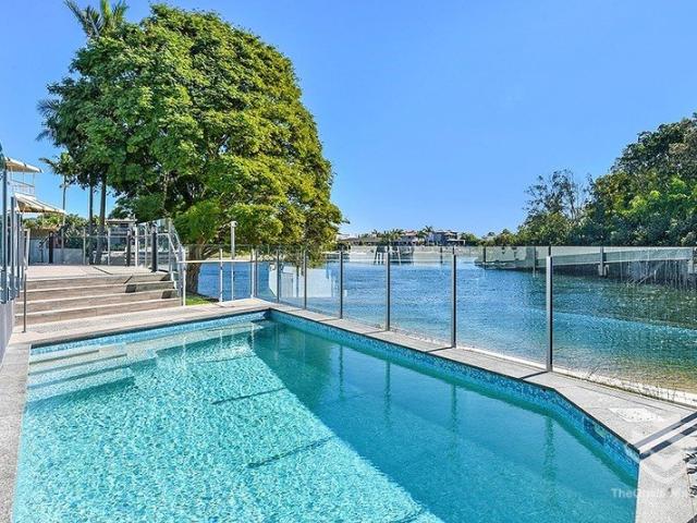 SPACIOUS 2 BEDROOM WATERFRONT LIVING IN BROADBEACH WATERS