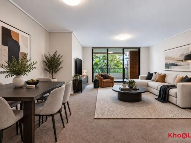 Spacious 2 Bedroom with Parking in Prestigious Jackson's Landing