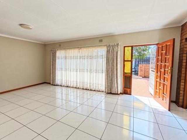 spacious 2 bedroom townhouse on the.