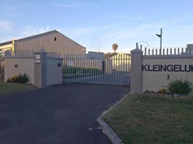 spacious 2 bedroom townhouse availab.