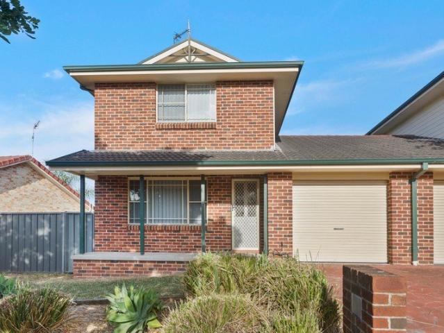 Spacious 2 Bedroom Townhouse with Garage