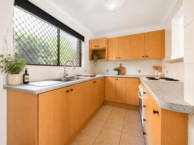 Spacious 2 bedroom townhouse!